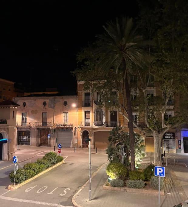 Piso Centrico Y Acogedor Daire Figueres  Dış mekan fotoğraf